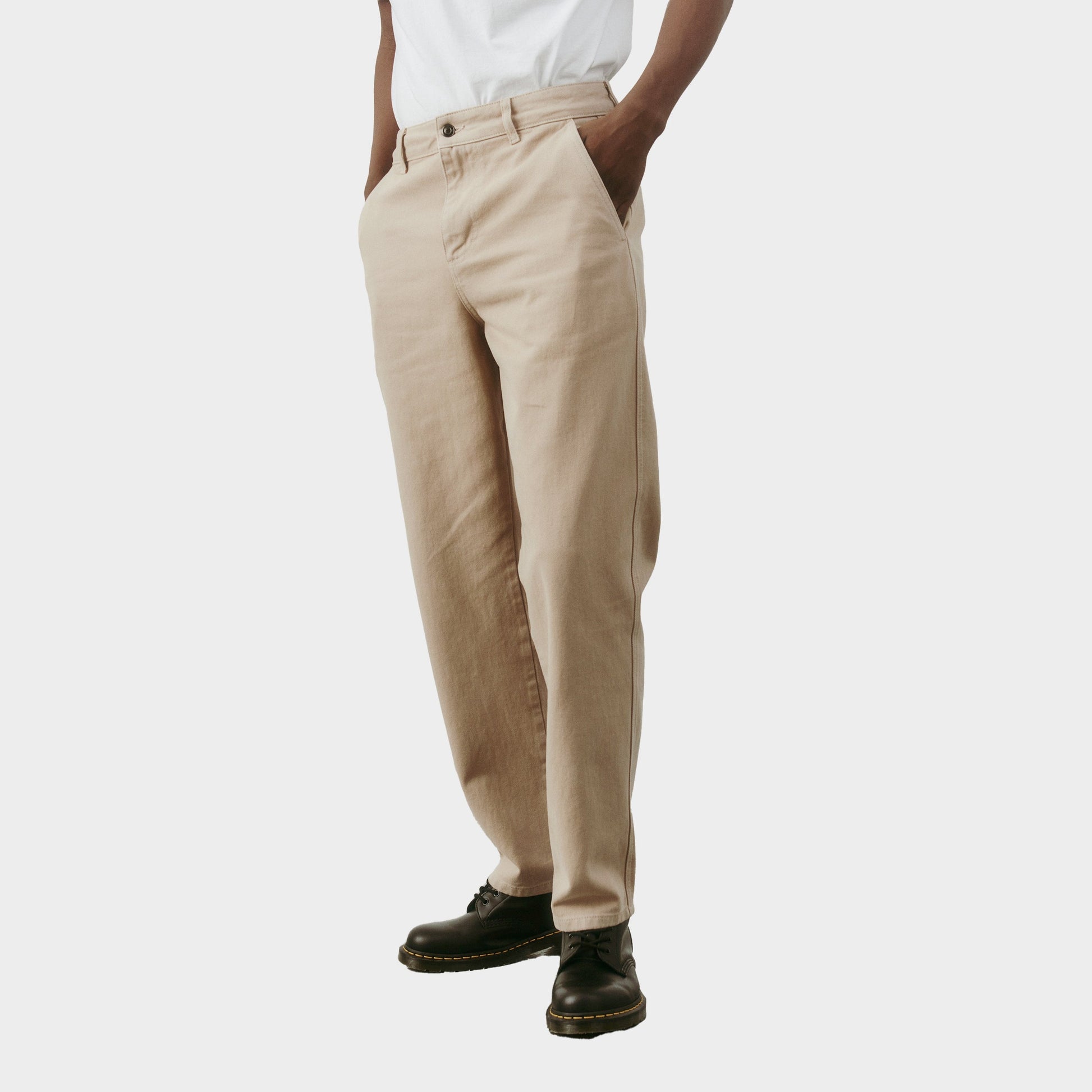 https://www.dapper.no/cdn/shop/products/libertine-libertine-decade-trousers-beige-pants-libertine-libertine-998076.webp?v=1689396466&width=1946